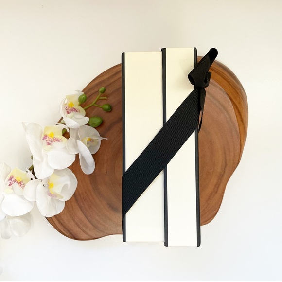 Free add-on Jo Malone gift box 🎁 - Picture 2 of 2